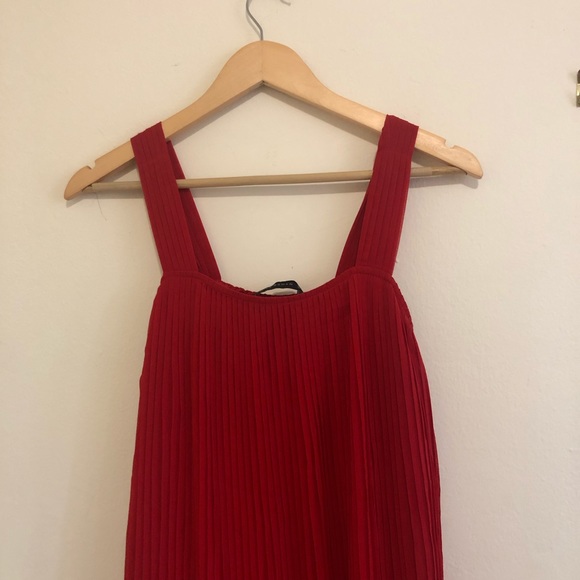 Zara Red Sleeveless Pleated Dress ❤️ - Picture 3 of 6